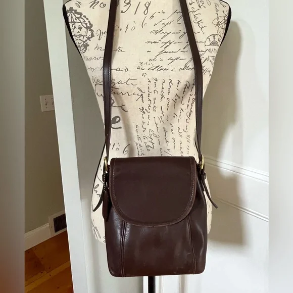 VINTAGE Coach Brown Leather Soho Small Satchel from 90s. - Picture 1 of 15